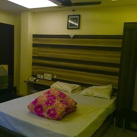Devibala Residency Hotel Villupuram Esterno foto